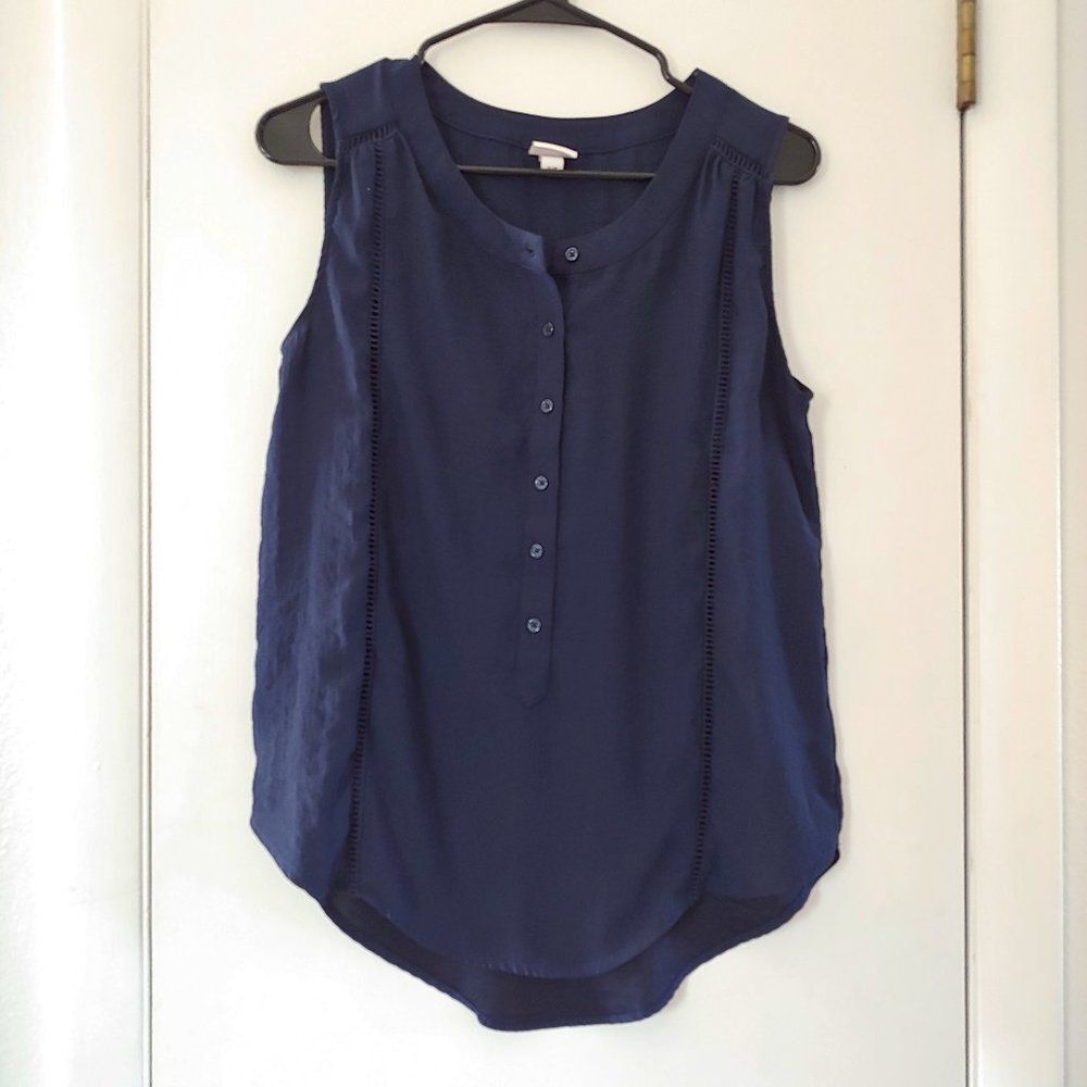 merona navy blue square cutout button up tank top
